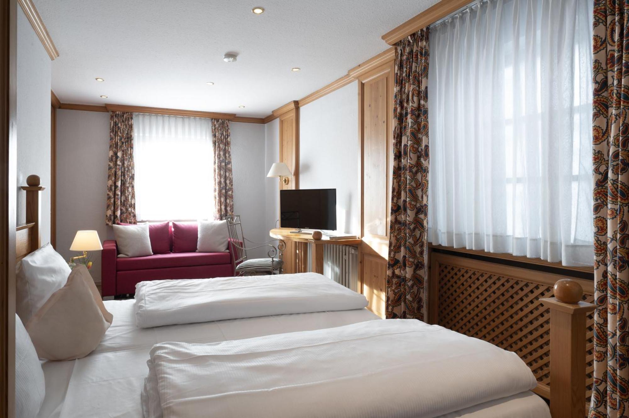 Landhotel 3Kronen Adelsdorf Exterior photo